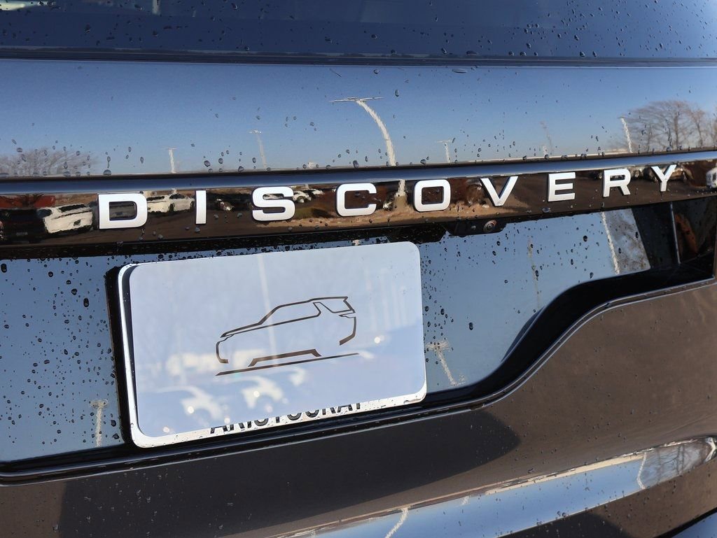 New 2026 Land Rover Discovery Limited Edition image 8