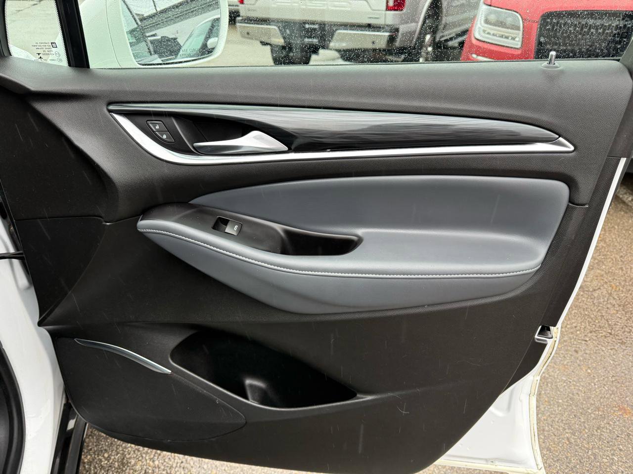 Used 2018 Buick Enclave Essence FWD image 31