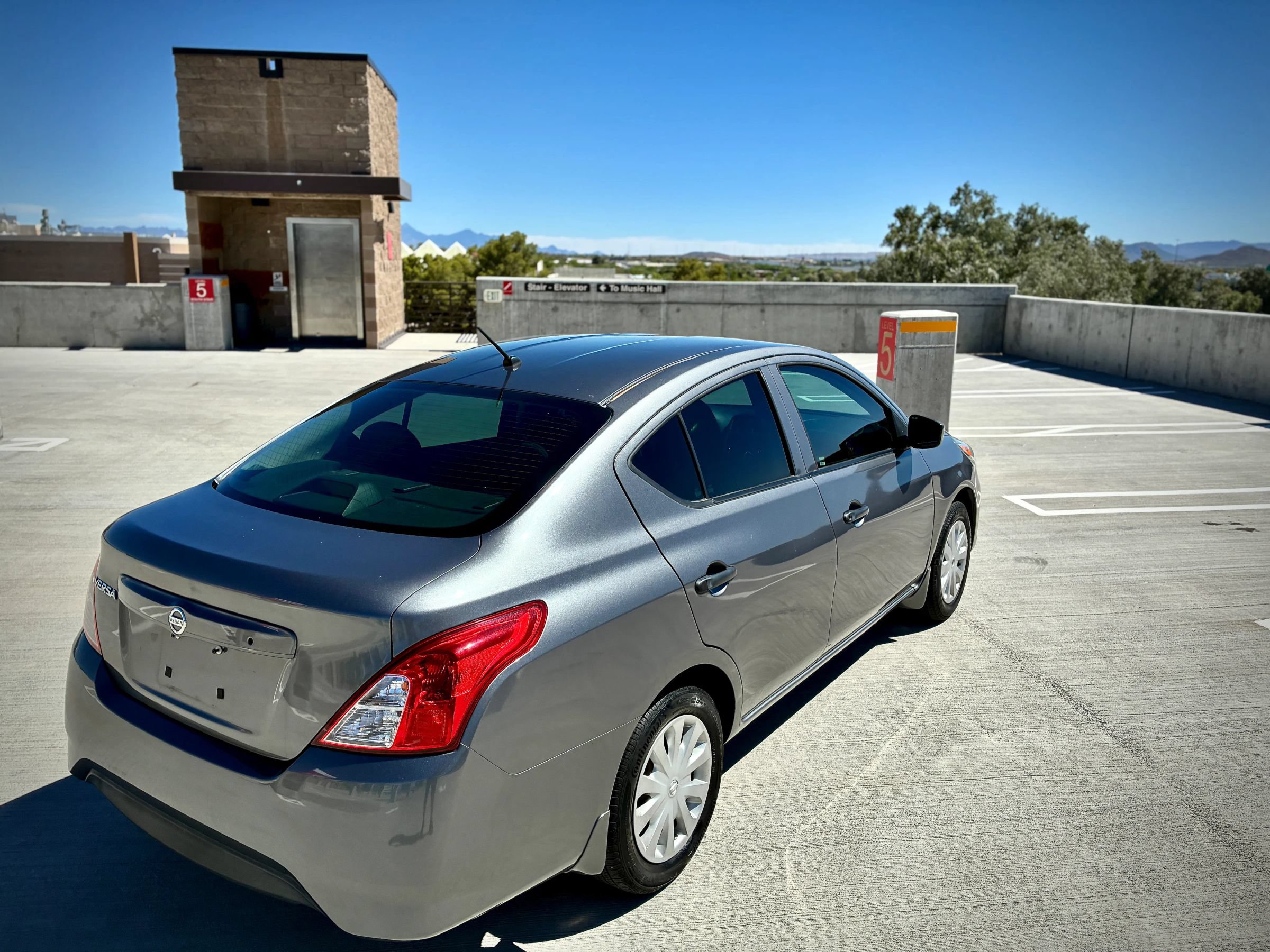 Used 2018 Nissan Versa S FWD image 11