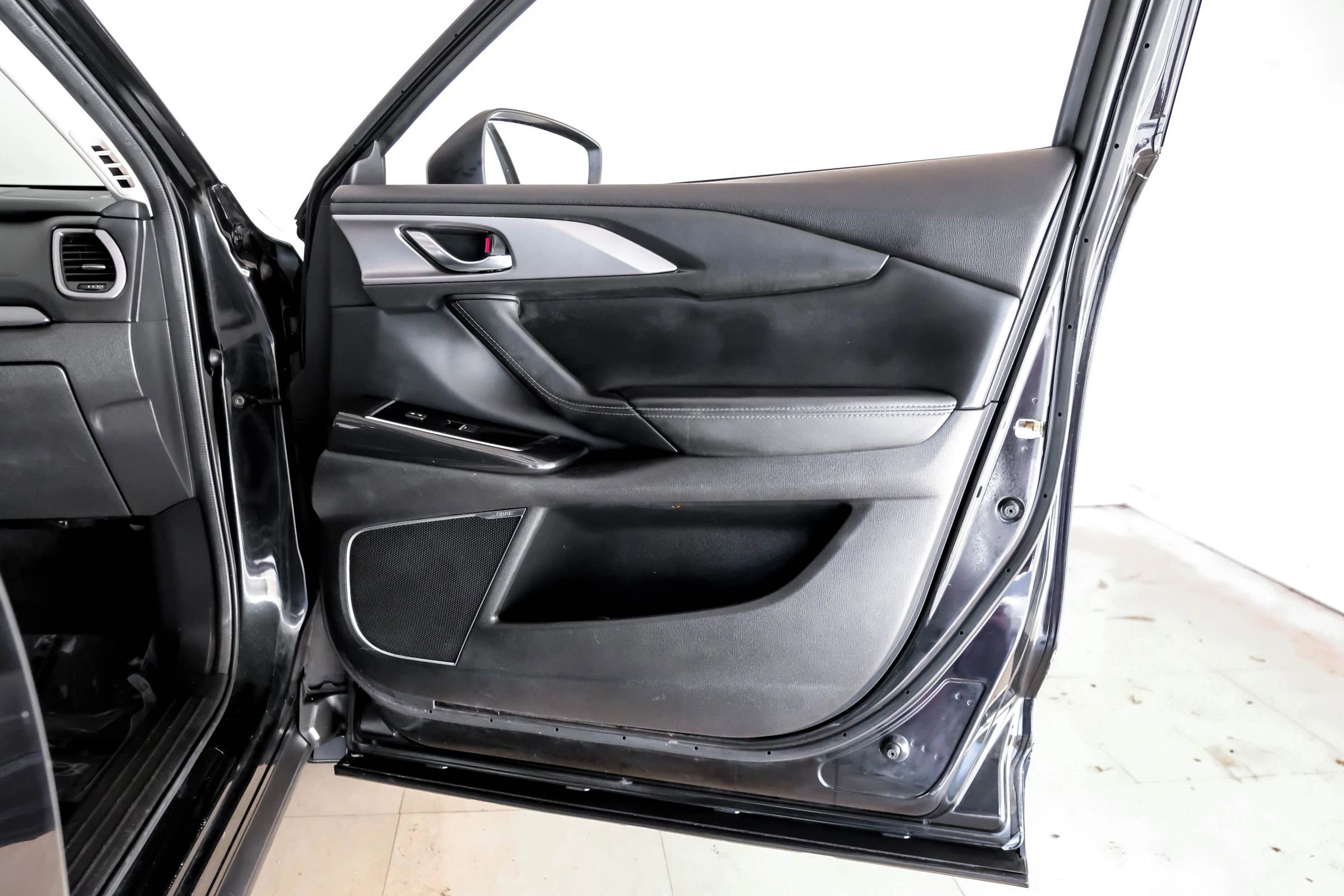 Used 2018 MAZDA CX-9 Touring w/ Touring Premium Package image 42