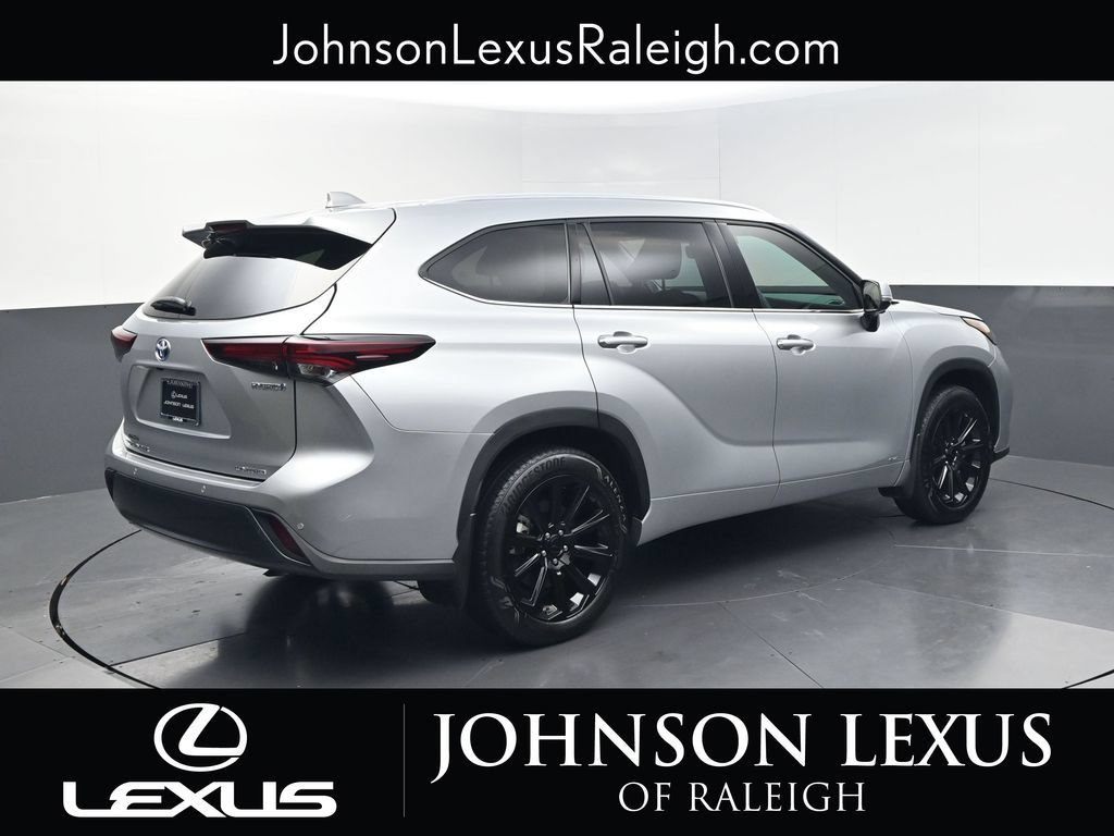 Used 2024 Toyota Highlander Limited AWD/4WD image 9