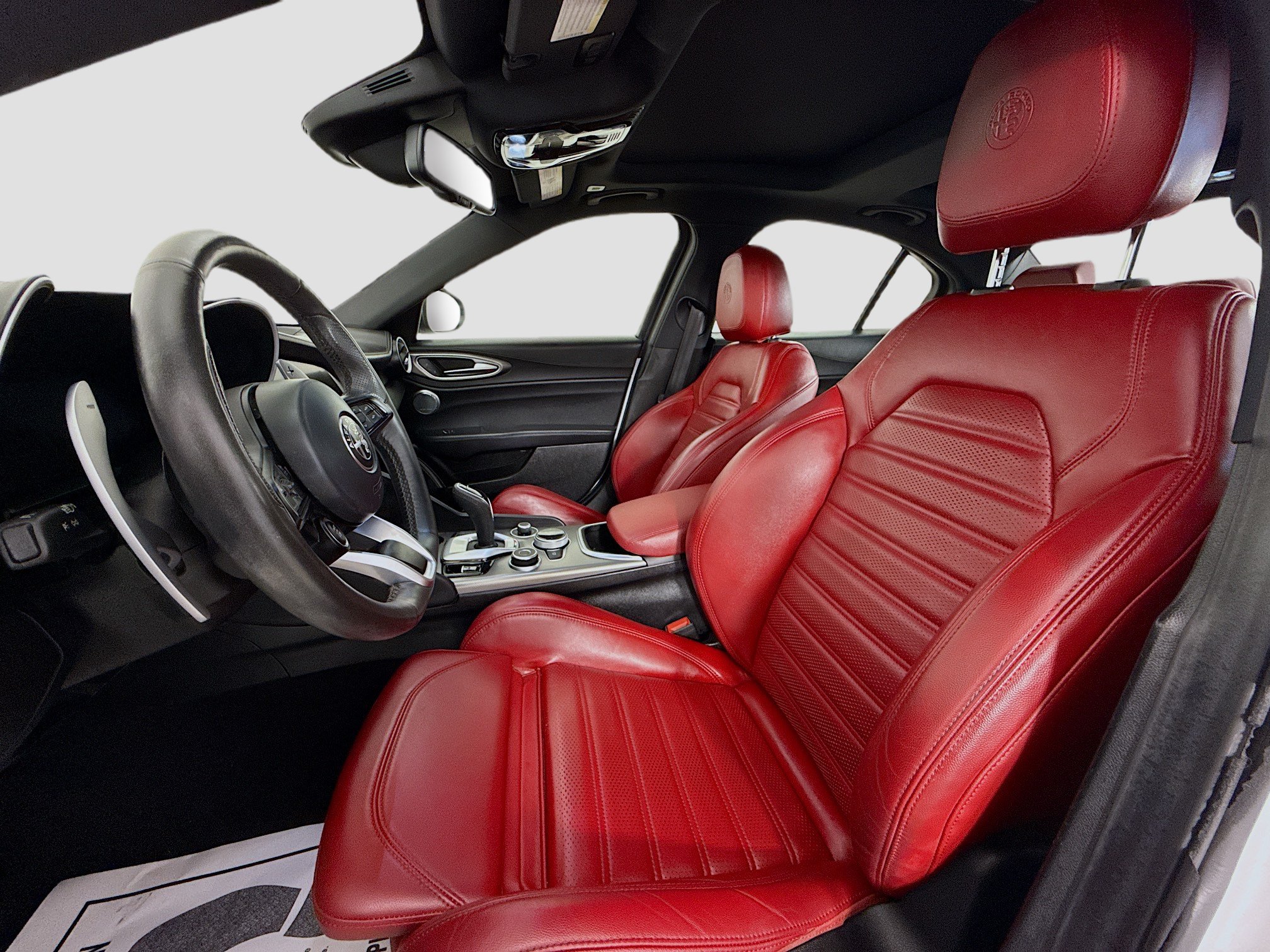 Used 2024 Alfa Romeo Giulia Veloce RWD image 24