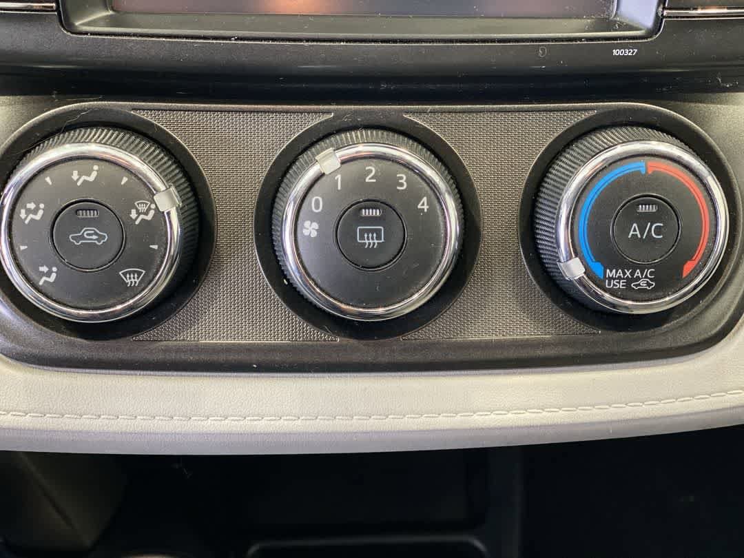 Used 2015 Toyota RAV4 LE image 21