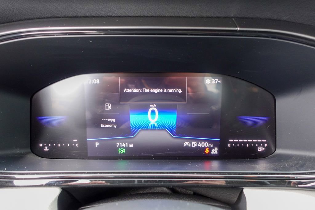 Certified 2025 Volkswagen Taos S image 15