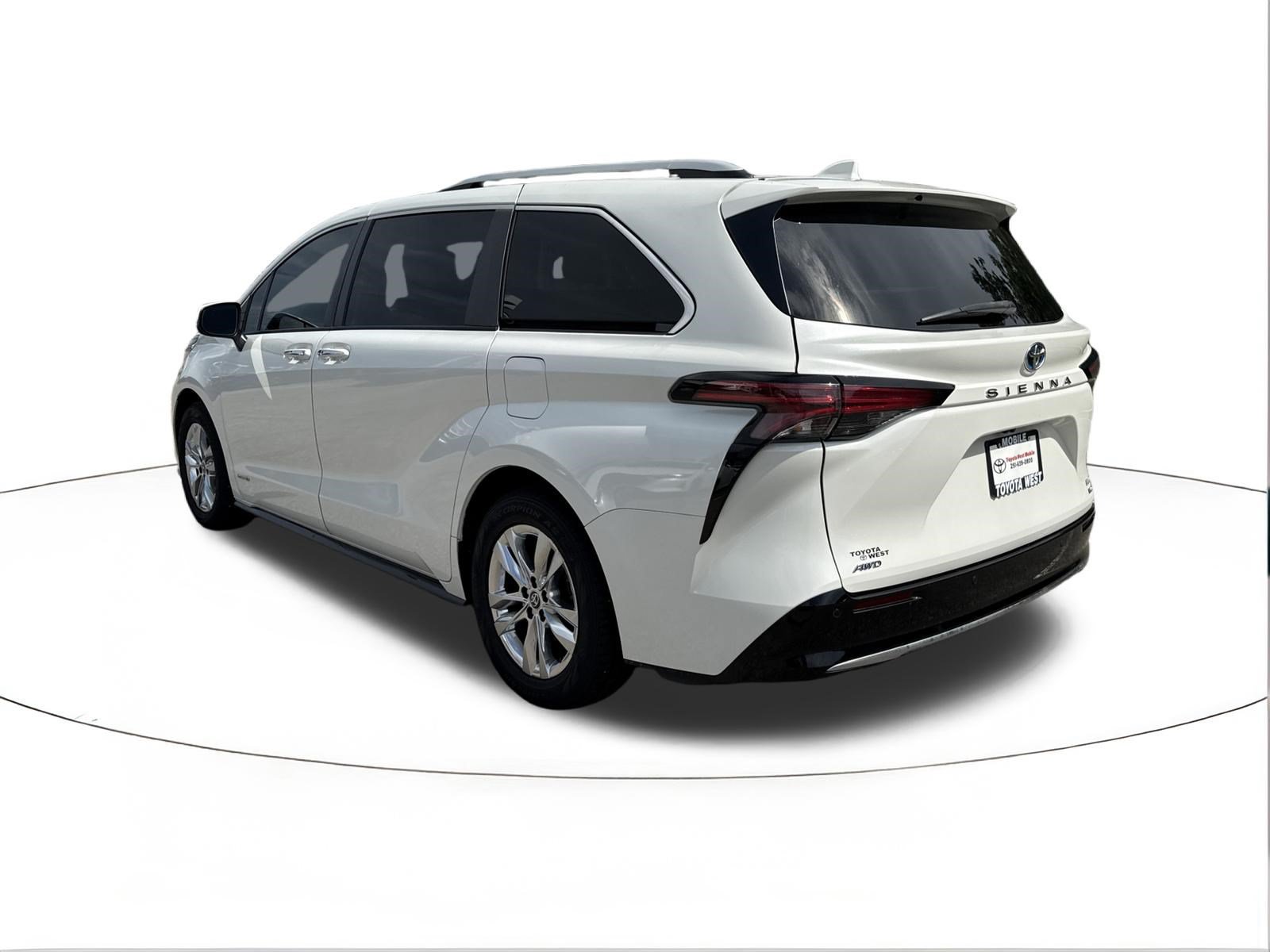 Used 2021 Toyota Sienna Limited AWD/4WD image 5