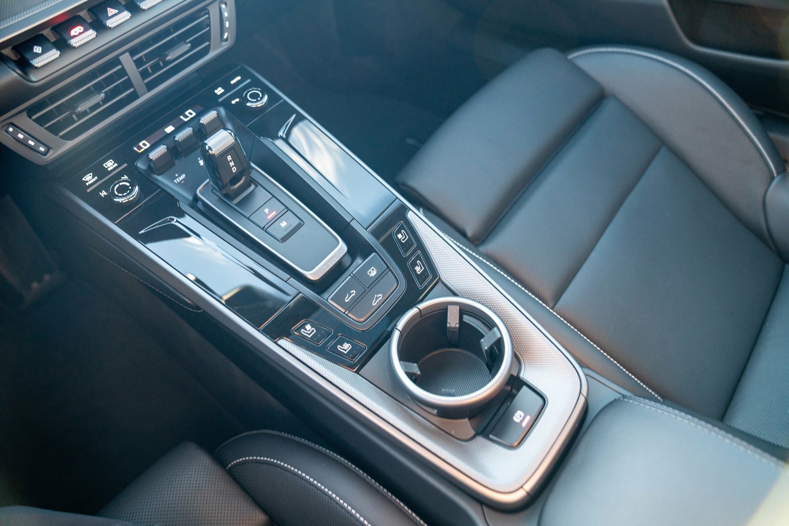 Certified 2025 Porsche 911 Carrera RWD image 23