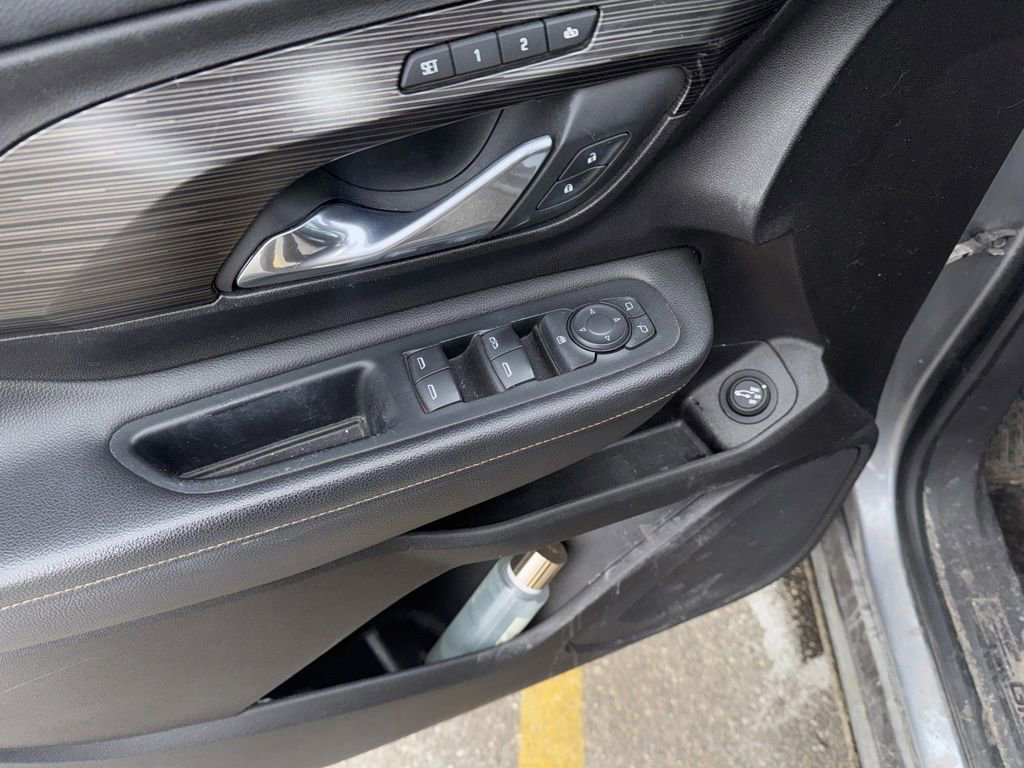 Used 2018 GMC Terrain SLT w/ Preferred Package image 8