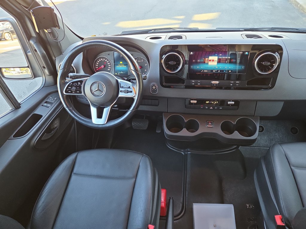 Used 2022 Mercedes-Benz Sprinter 4500 image 13