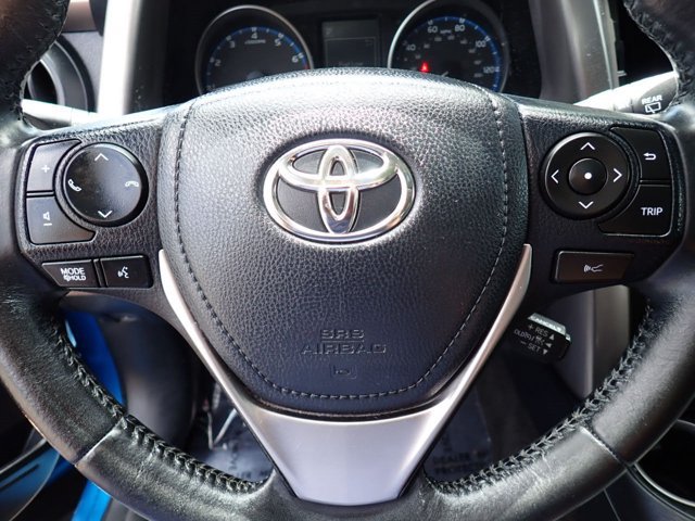 Used 2018 Toyota RAV4 XLE AWD/4WD image 16