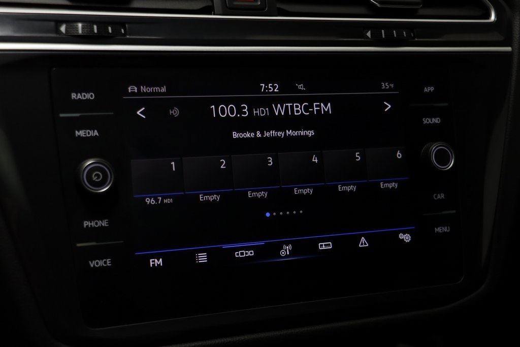 Certified 2024 Volkswagen Tiguan SE R-Line image 8
