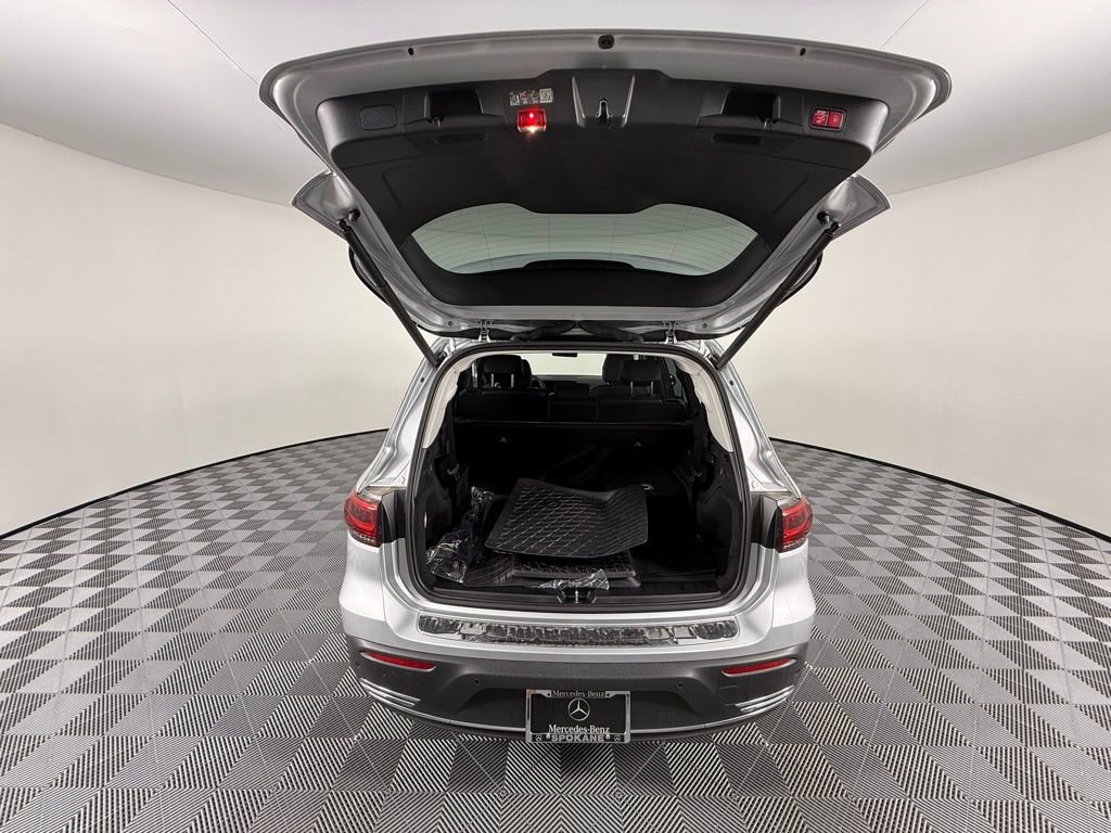 Used 2023 Mercedes-Benz EQB 300 4MATIC image 30