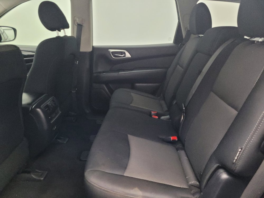 Used 2020 Nissan Pathfinder S image 18
