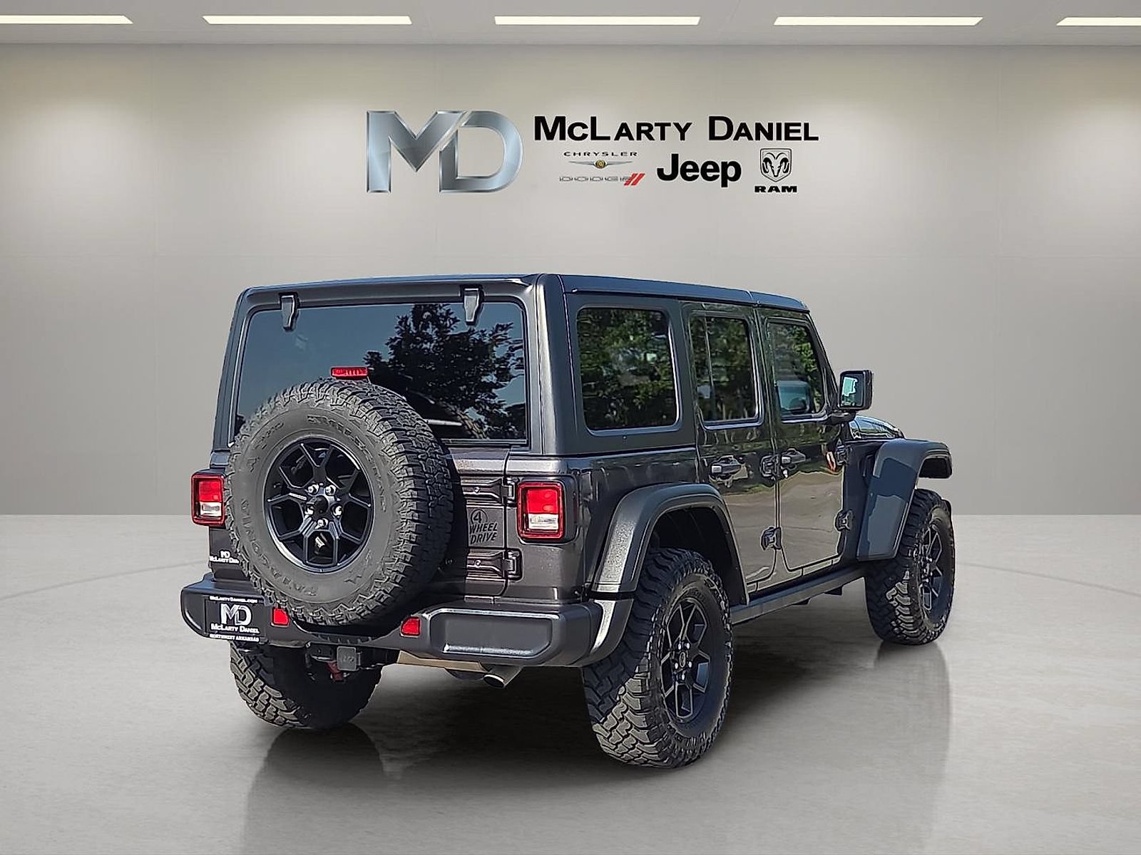 Used 2025 Jeep Wrangler Unlimited Sport AWD/4WD image 5
