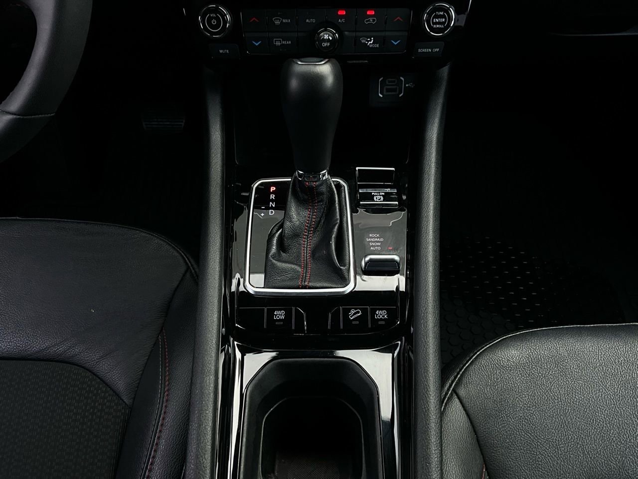 Used 2025 Jeep Compass Trailhawk w/ Trailer Tow Group image 14