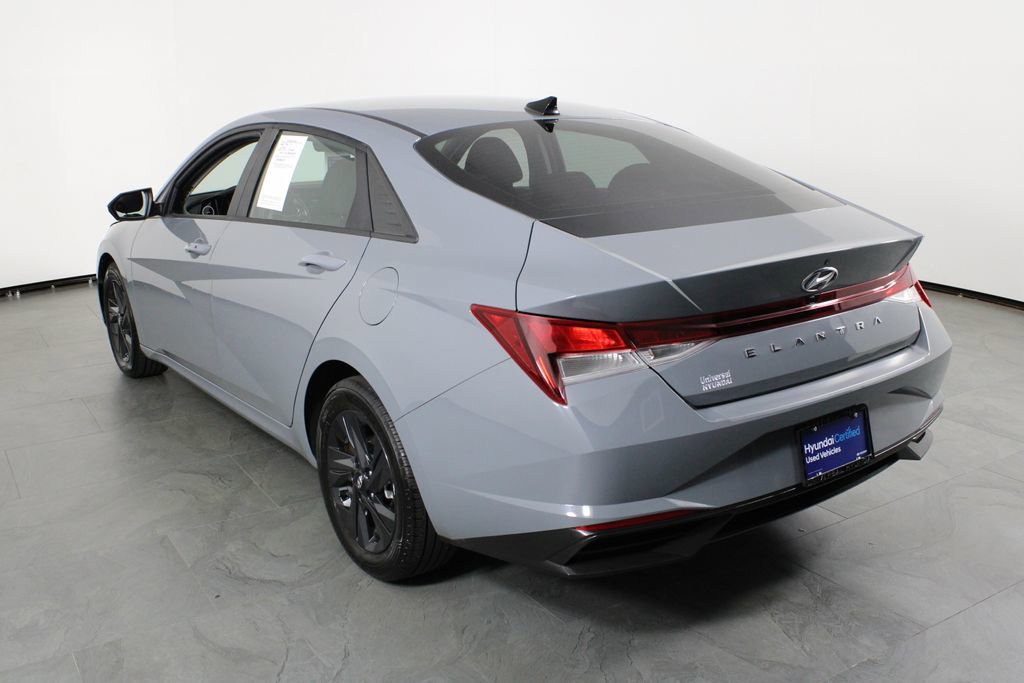 Certified 2022 Hyundai Elantra SEL w/ Convenience Package FWD image 4