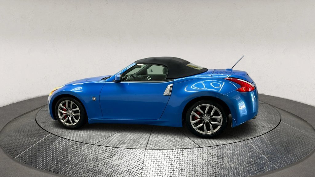 Used 2011 Nissan 370Z Roadster image 4