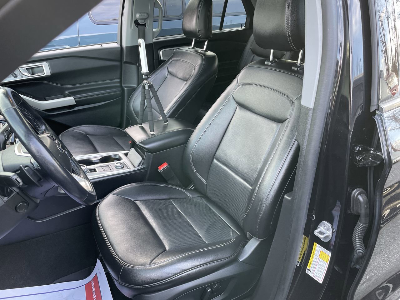 Used 2021 Ford Explorer Limited w/ Hybrid Equipment Group 310A AWD/4WD image 27