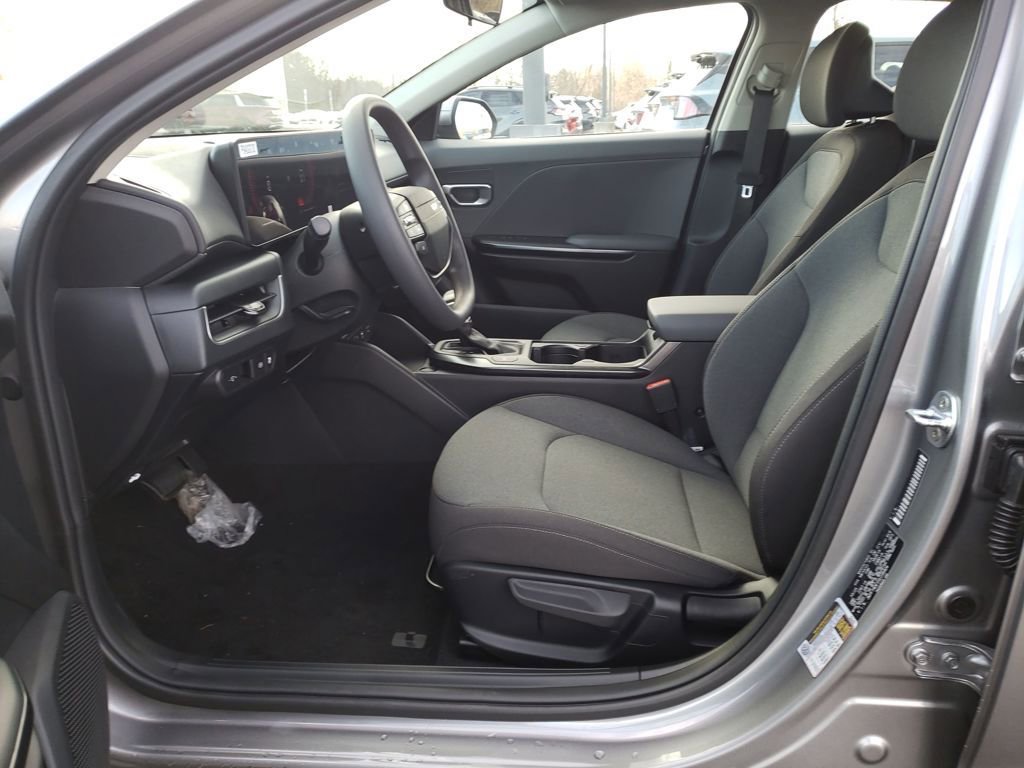 New 2025 Kia K4 LXS image 14