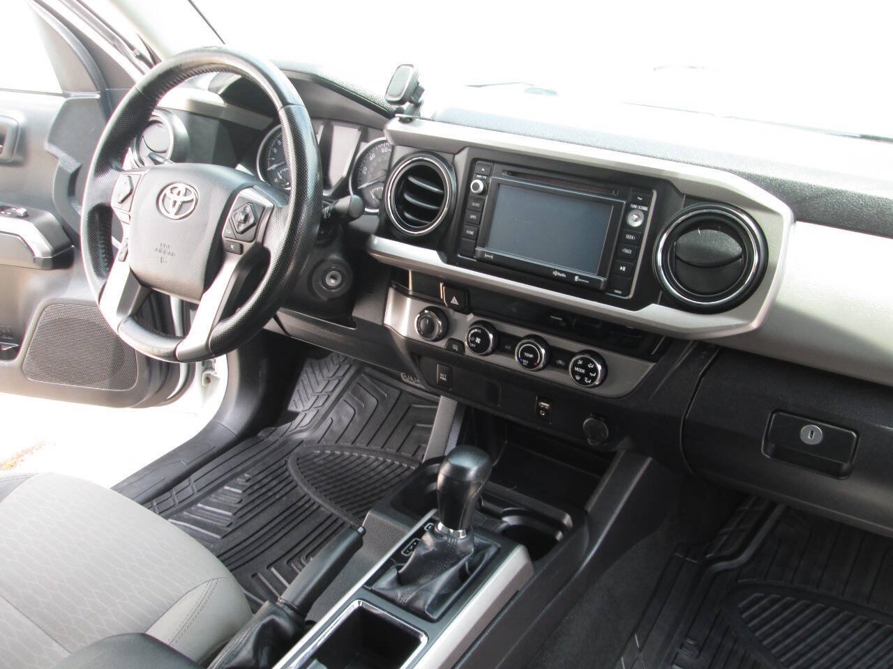 Used 2016 Toyota Tacoma SR5 AWD/4WD image 21