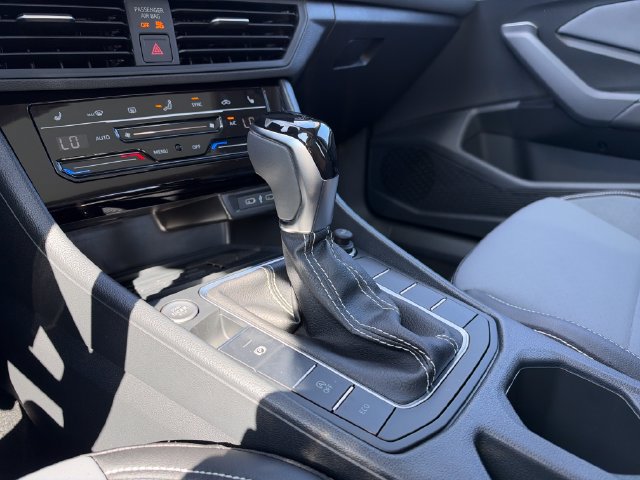 New 2027 Volkswagen Jetta SE FWD image 26