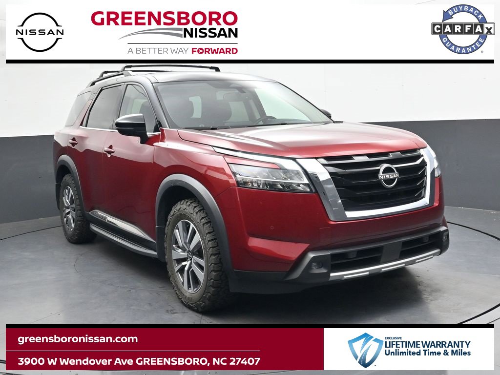 Used 2022 Nissan Pathfinder SL image 2