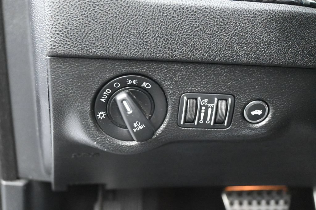 Used 2020 Dodge Charger Scat Pack w/ Driver Convenience Group RWD image 16