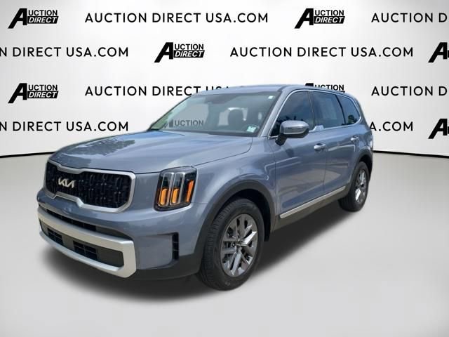 Used 2024 Kia Telluride LX FWD image 1