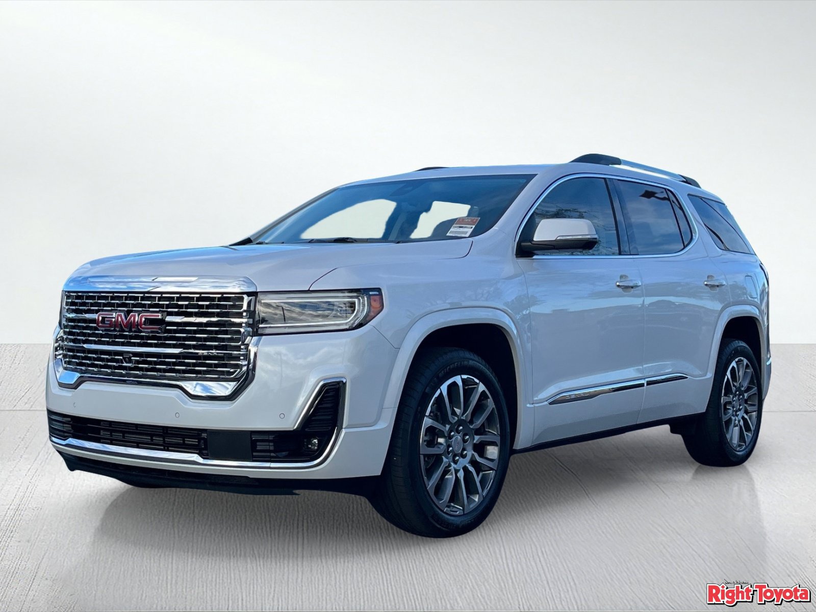 Used 2023 GMC Acadia Denali w/ Denali Ultimate Package FWD image 2