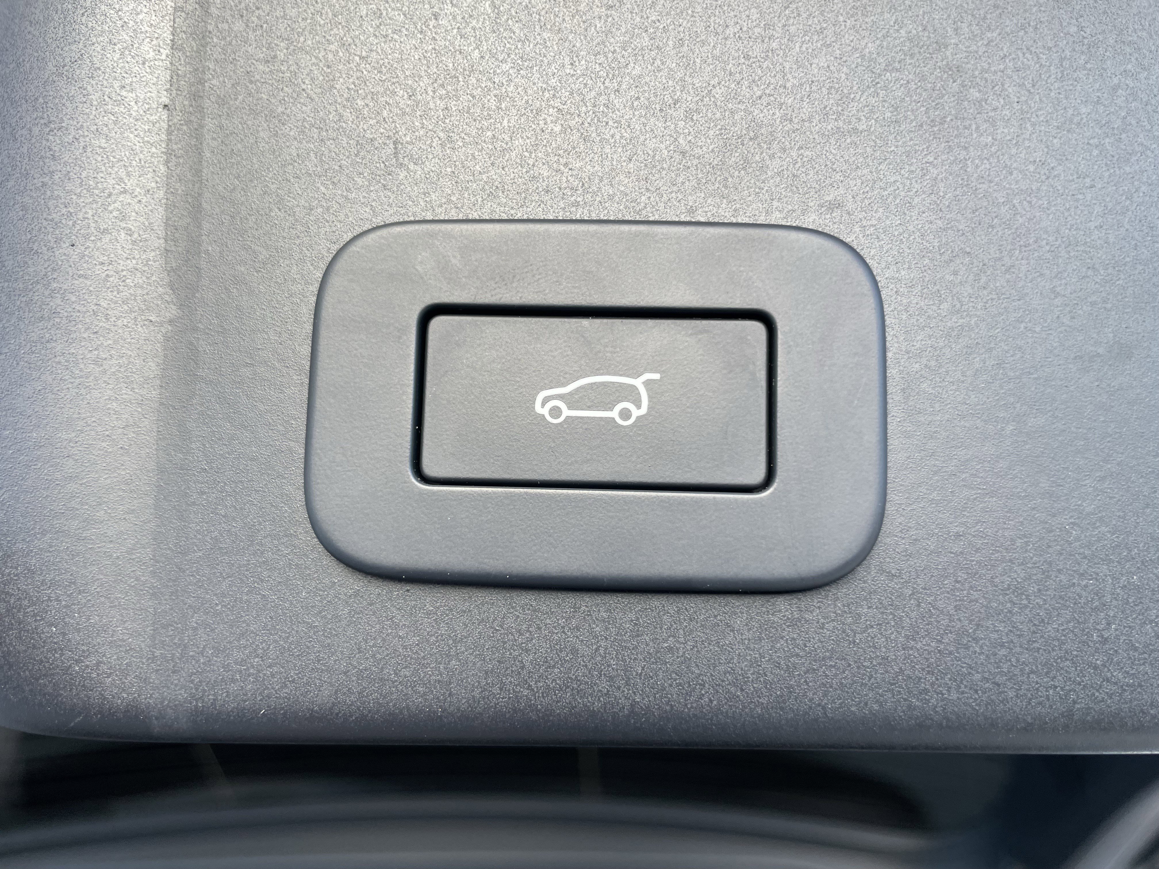 Certified 2024 Land Rover Range Rover Evoque Dynamic SE image 37