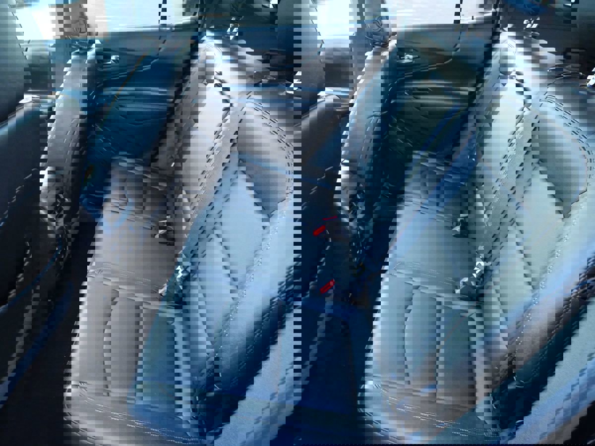 Used 2018 Chevrolet Equinox Premier image 21