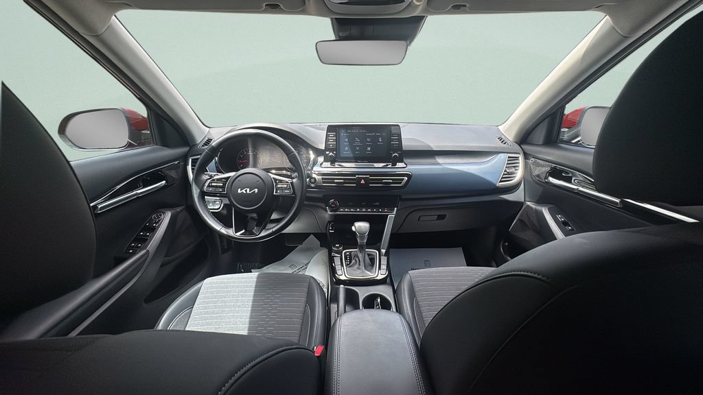 Used 2023 Kia Seltos S FWD image 11