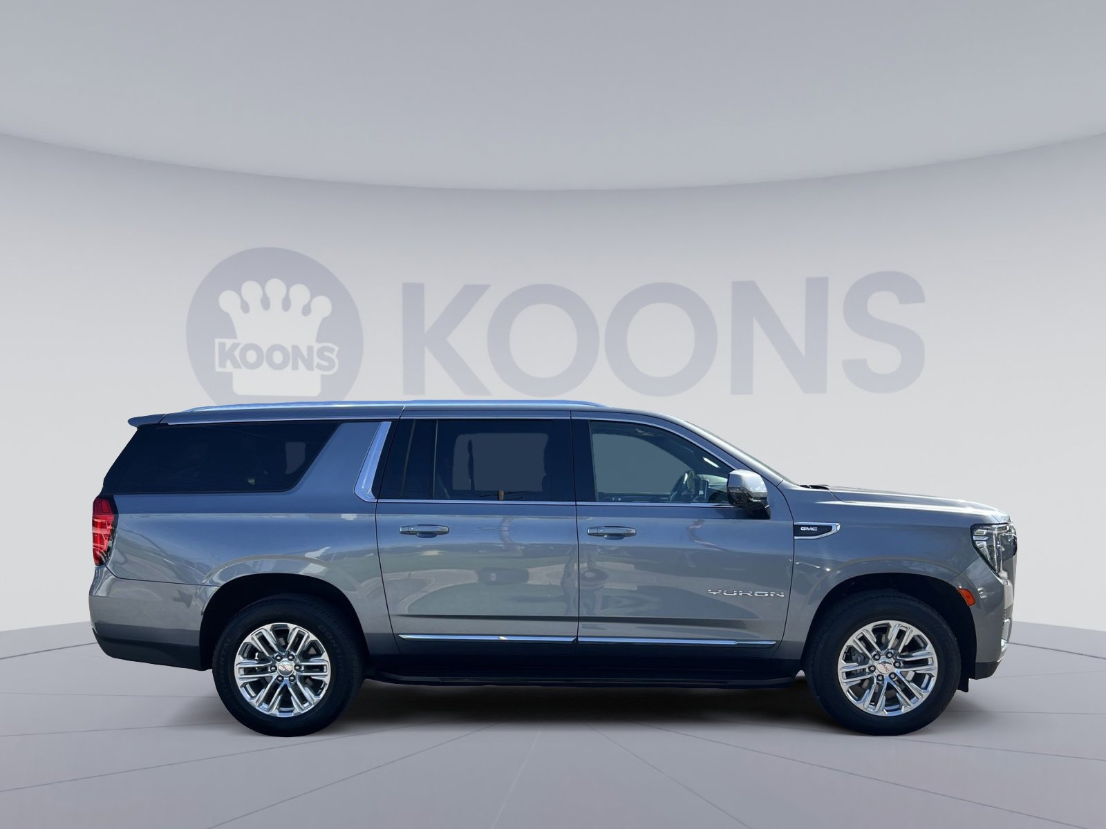 Used 2022 GMC Yukon XL SLT w/ SLT Premium Package image 17