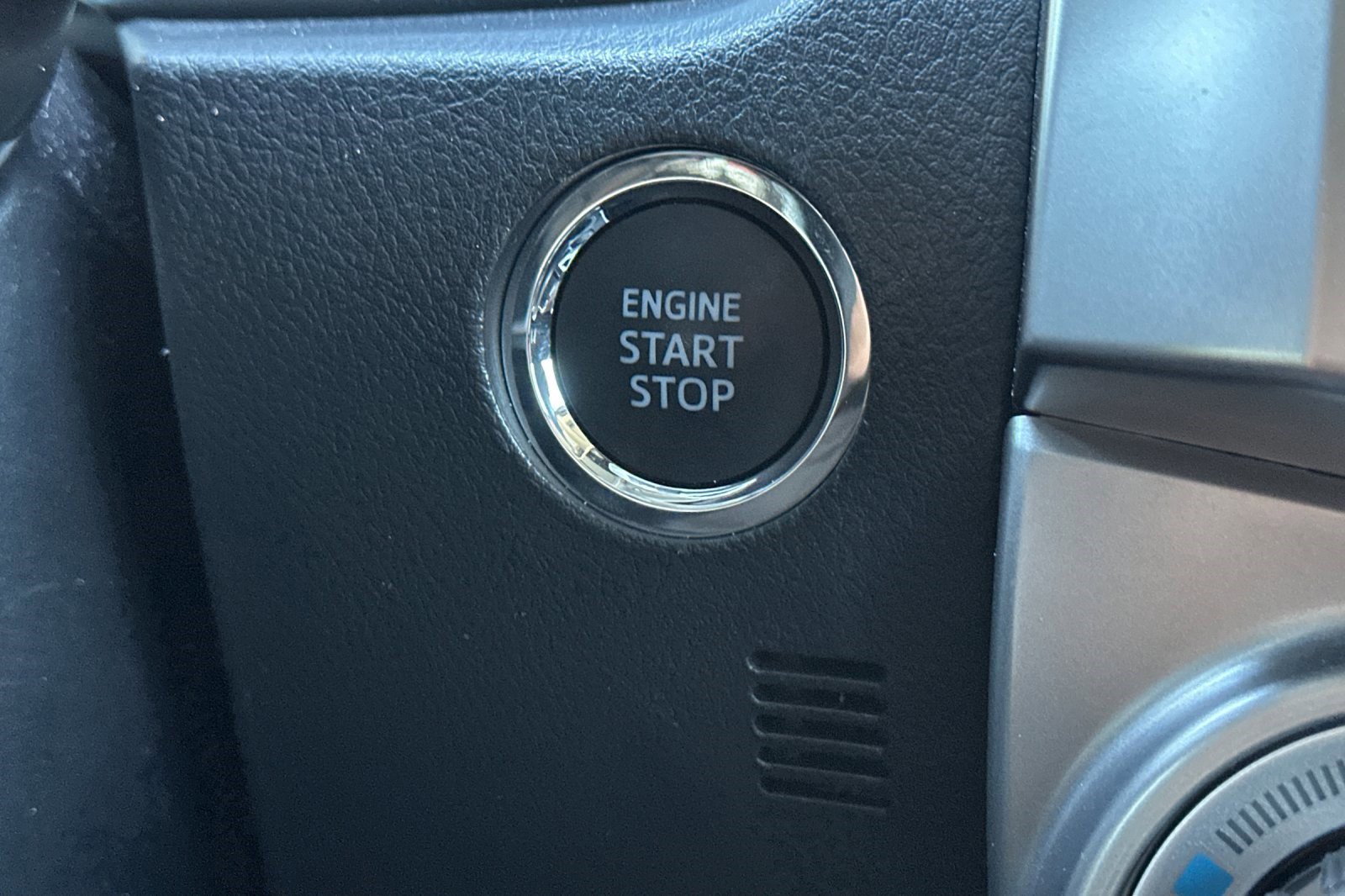 Used 2022 Toyota 4Runner Limited image 34