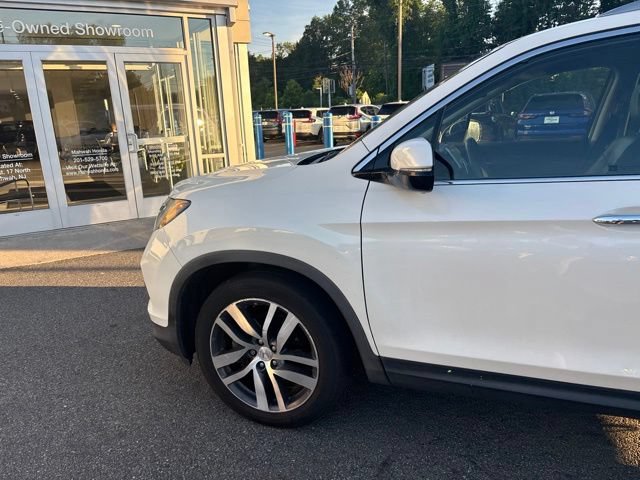 Used 2017 Honda Pilot Elite image 9