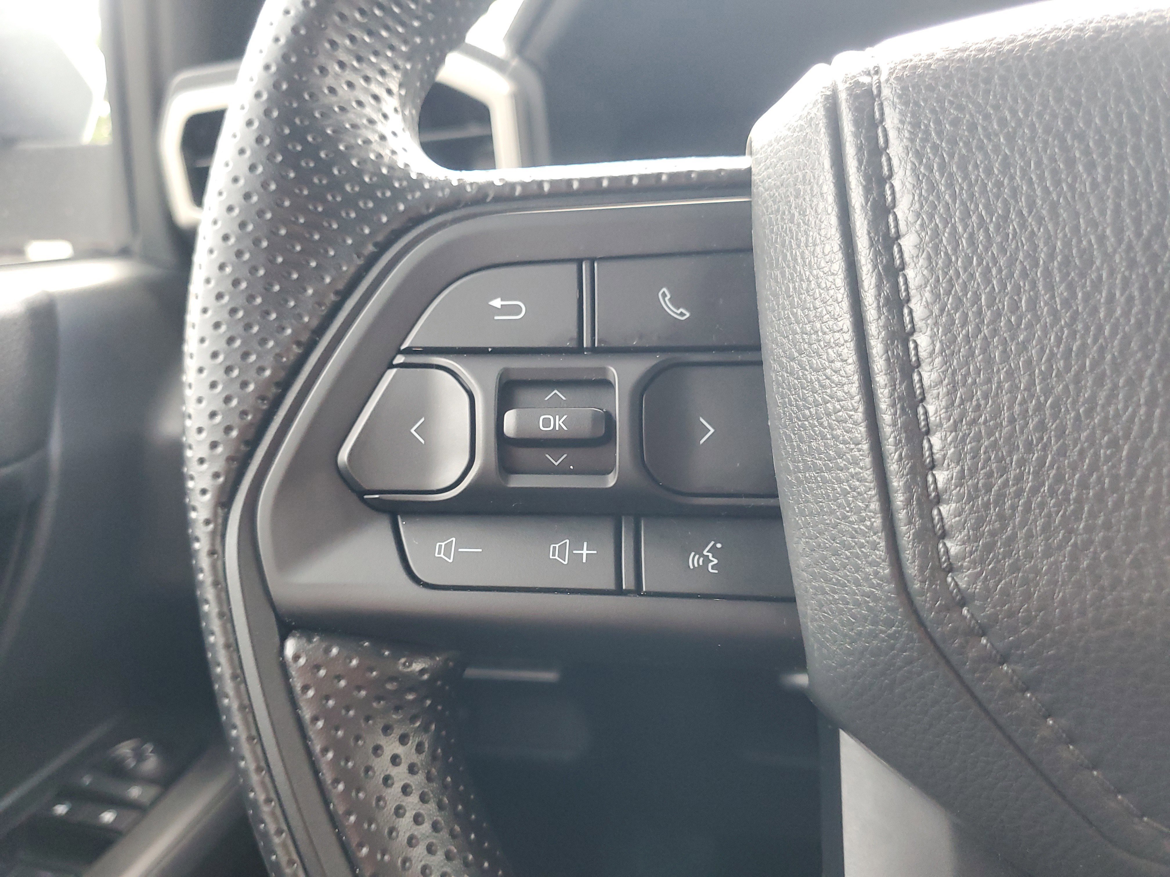 Certified 2025 Toyota Tacoma SR5 image 20