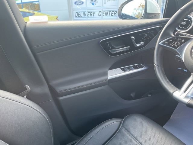 Used 2024 Mercedes-Benz GLC 300 4MATIC image 28