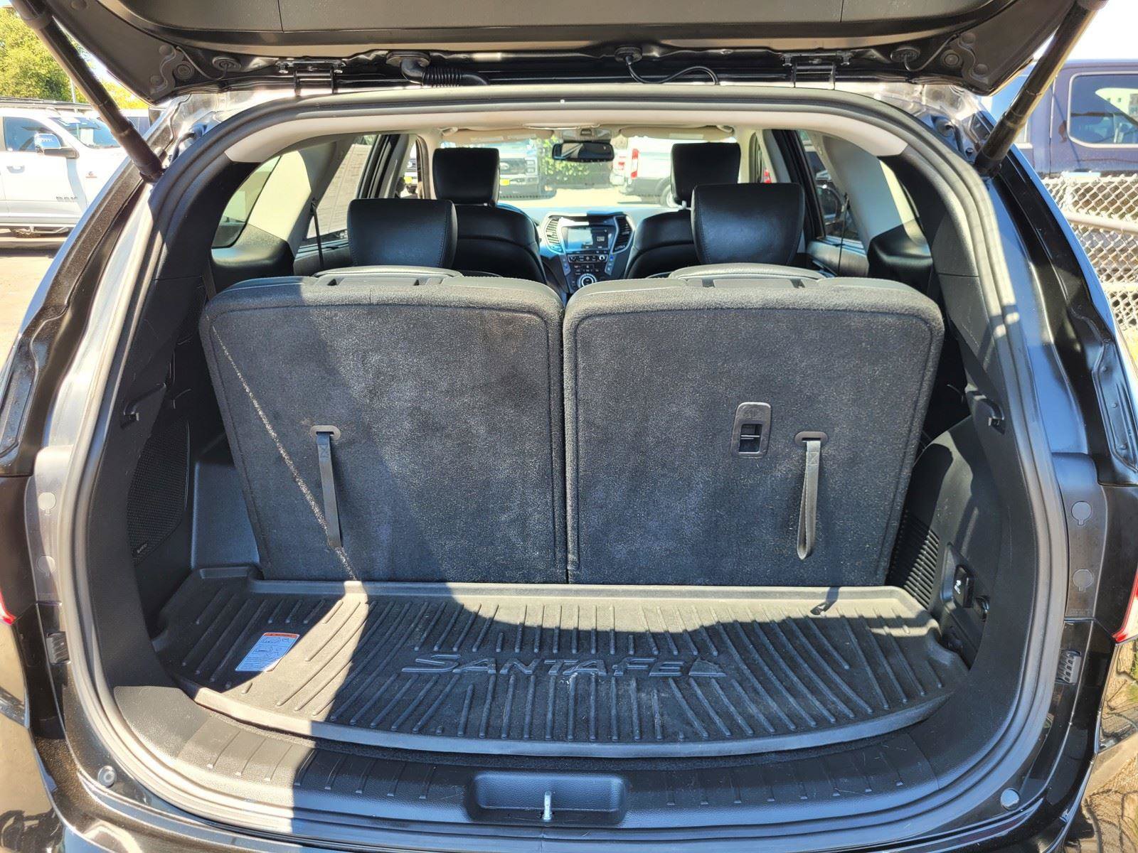 Used 2017 Hyundai Santa Fe Limited FWD image 35