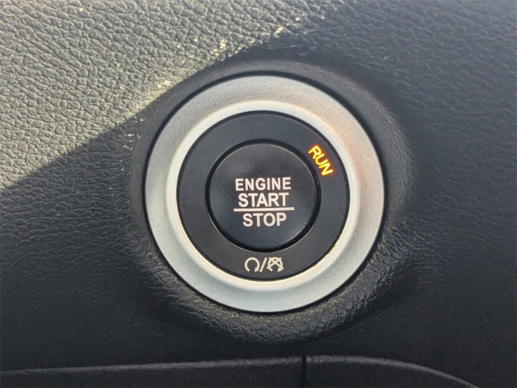 Used 2020 Chrysler Pacifica Touring-L Plus image 30