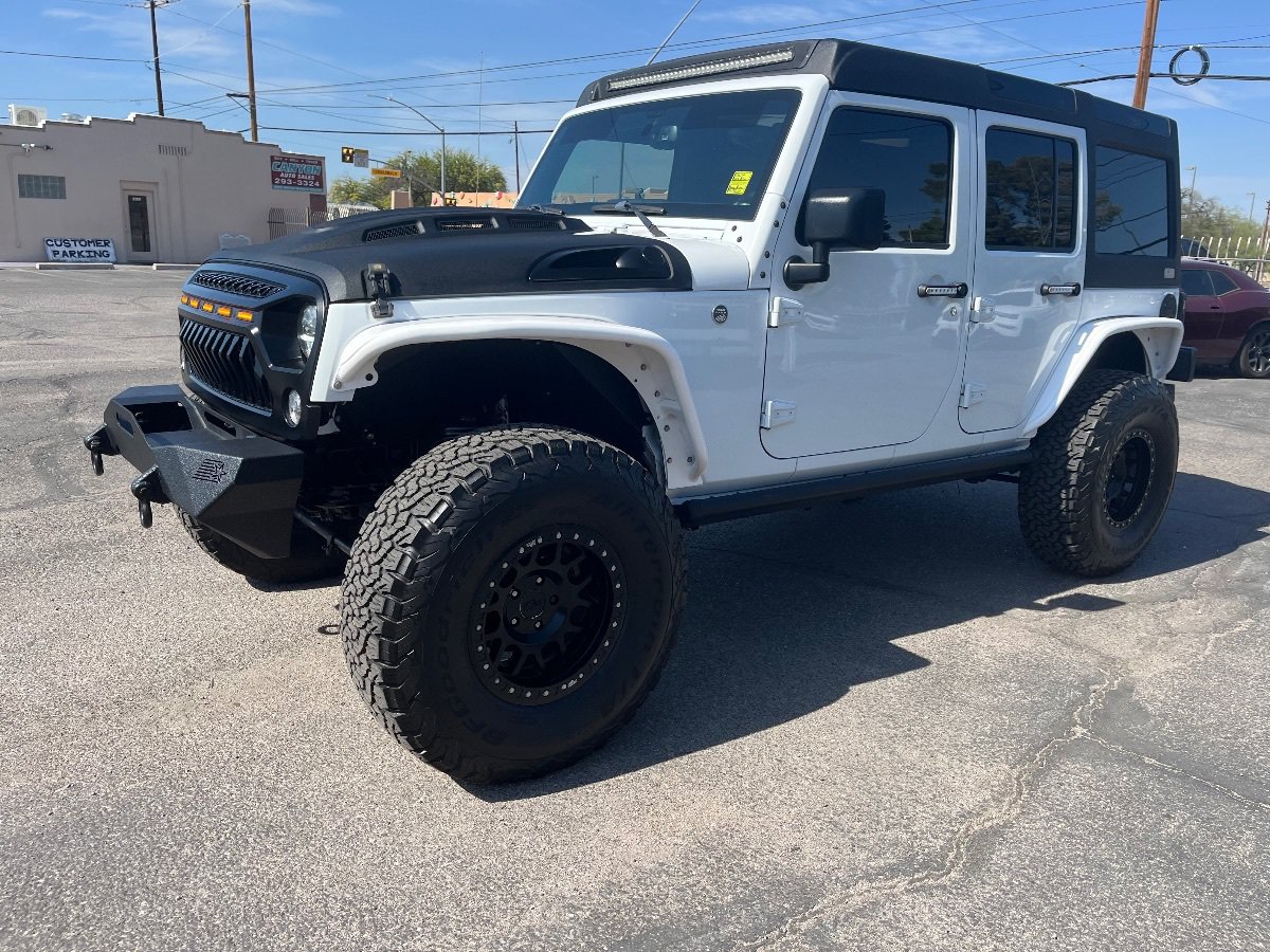 Used 2018 Jeep Wrangler Unlimited Rubicon w/ Connectivity Group AWD/4WD image 10
