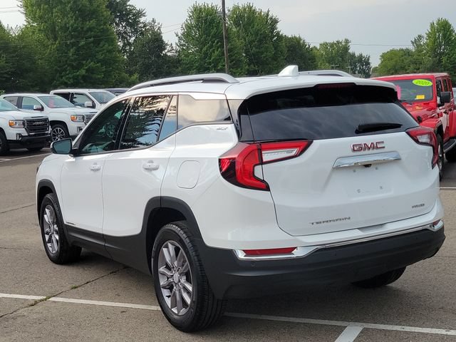 Used 2024 GMC Terrain SLT AWD/4WD image 5