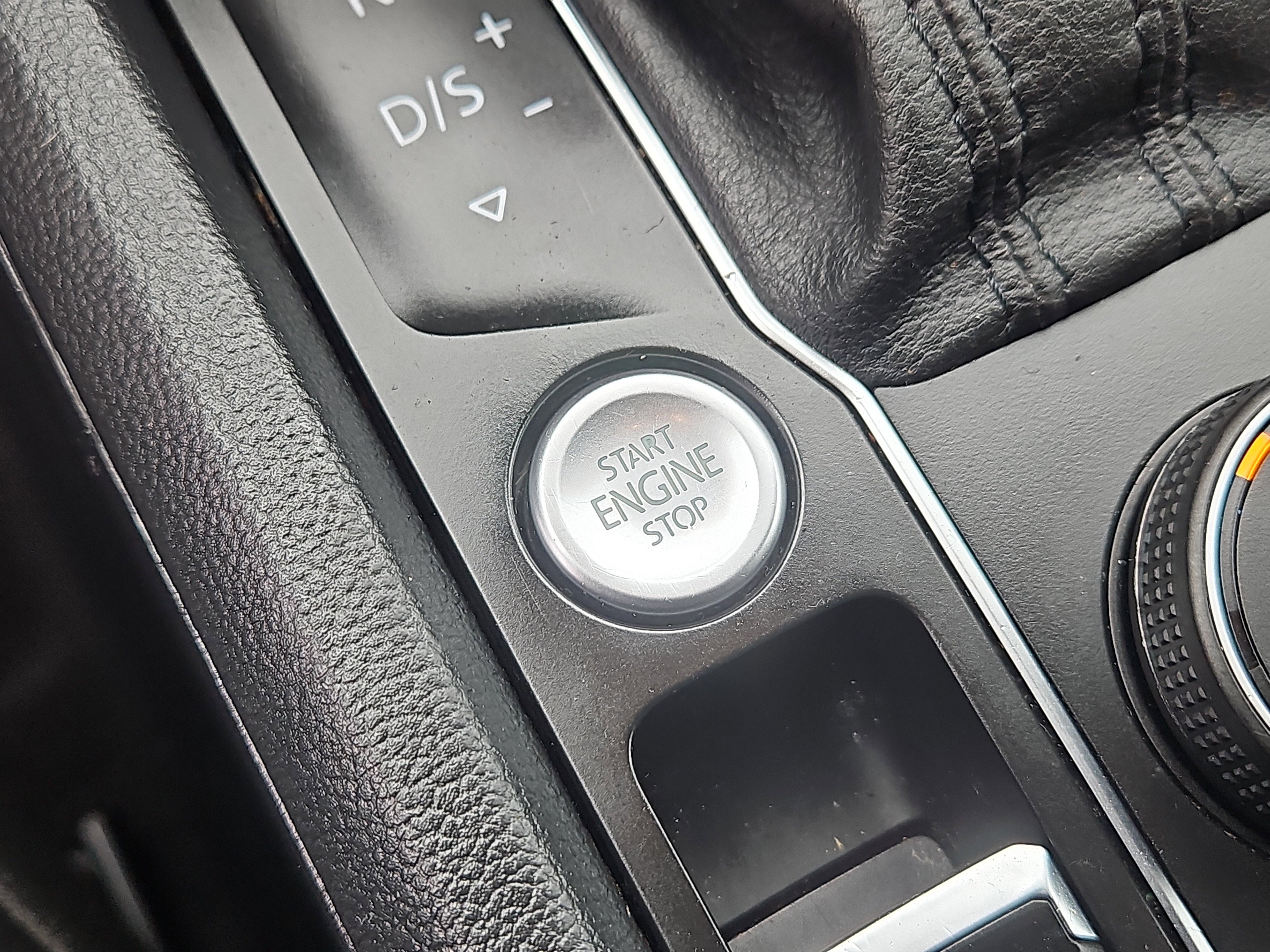 Used 2019 Volkswagen Atlas SE AWD/4WD image 16