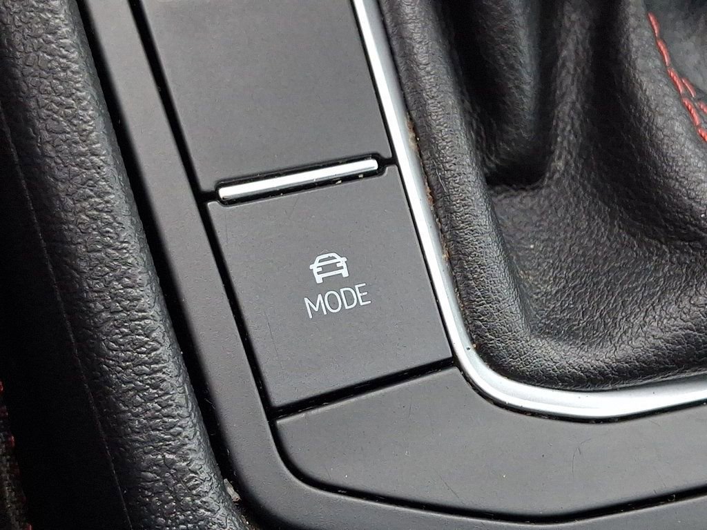 Used 2020 Volkswagen Jetta GLI image 25