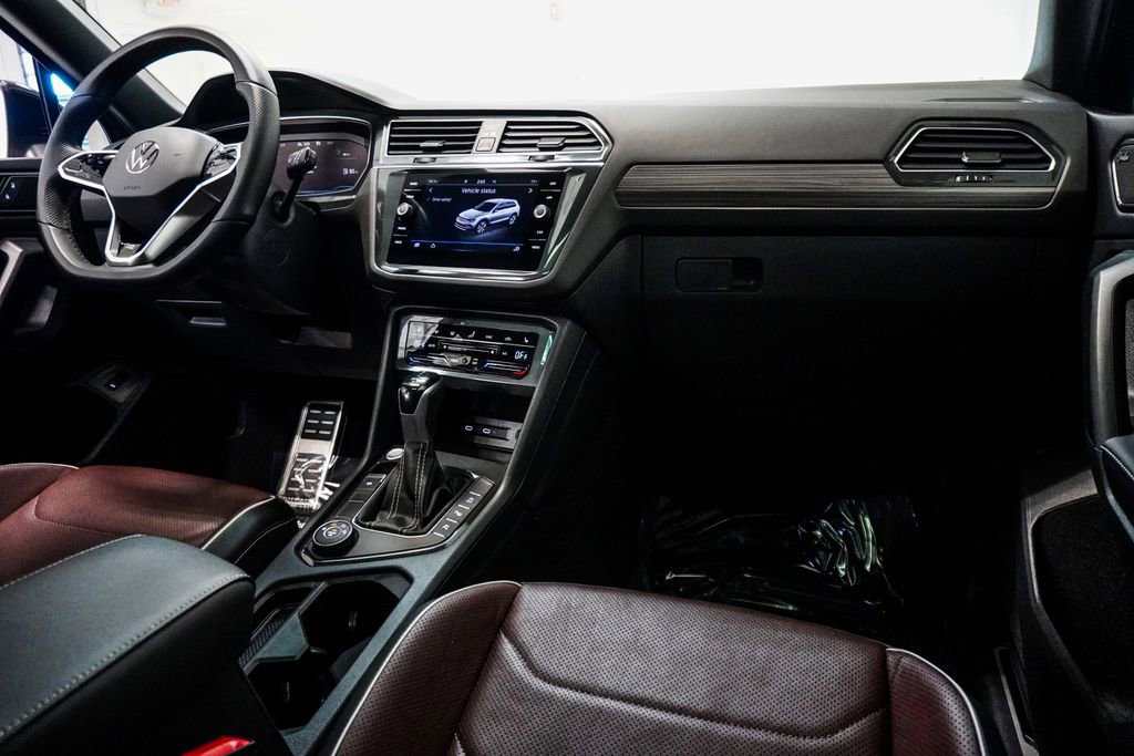 Used 2022 Volkswagen Tiguan SEL R-Line AWD/4WD image 11