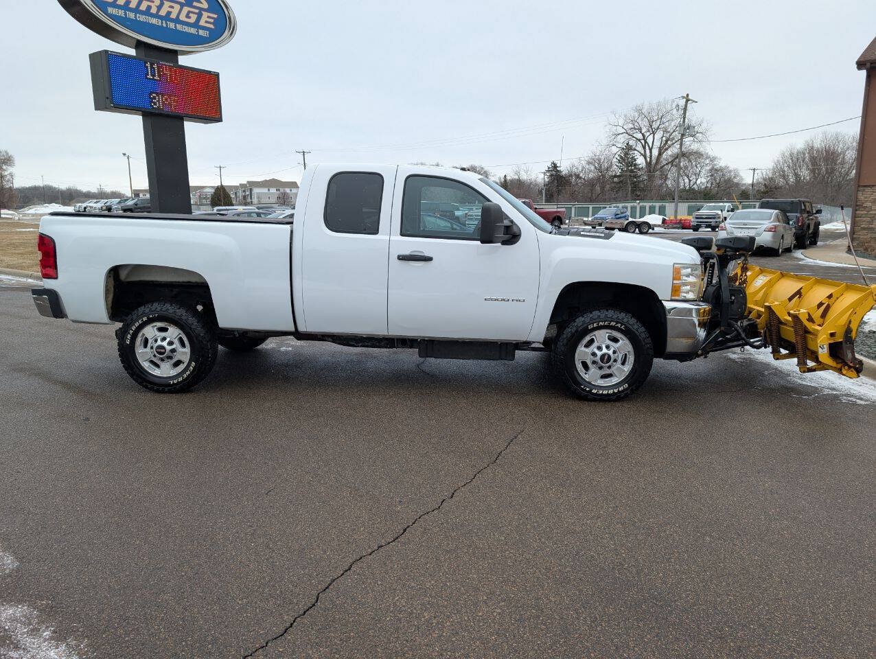 Used 2013 Chevrolet Silverado 2500 W/T w/ Snow Plow Prep Package AWD/4WD image 11