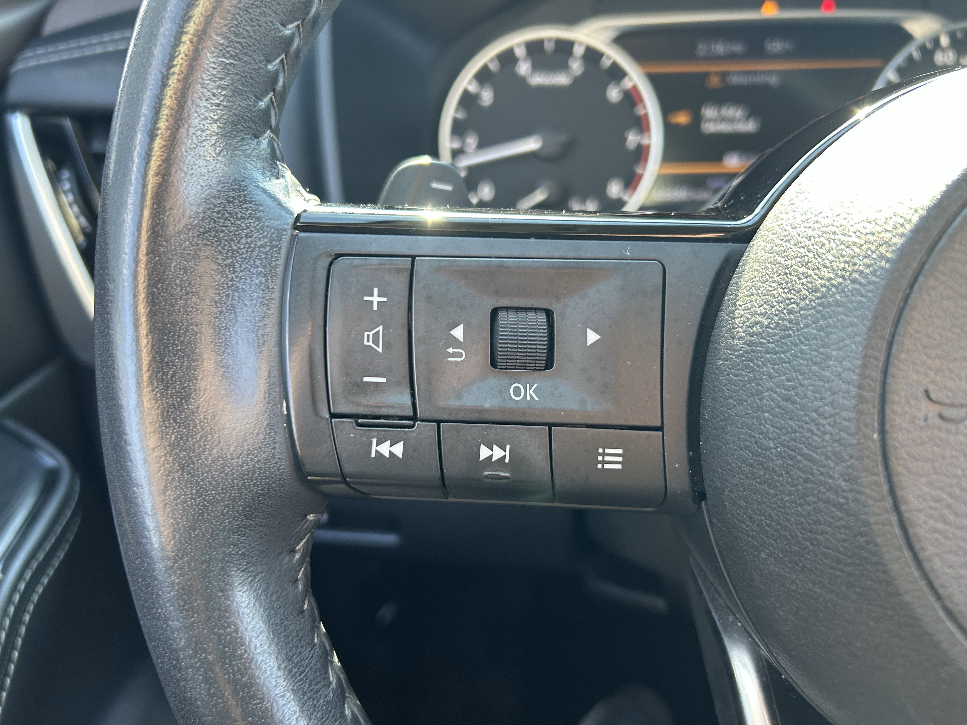 Used 2023 Nissan Rogue SV w/ SV Premium Package AWD/4WD image 18