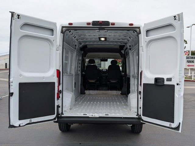 Used 2025 RAM ProMaster 2500 w/ Convenience Group FWD image 13