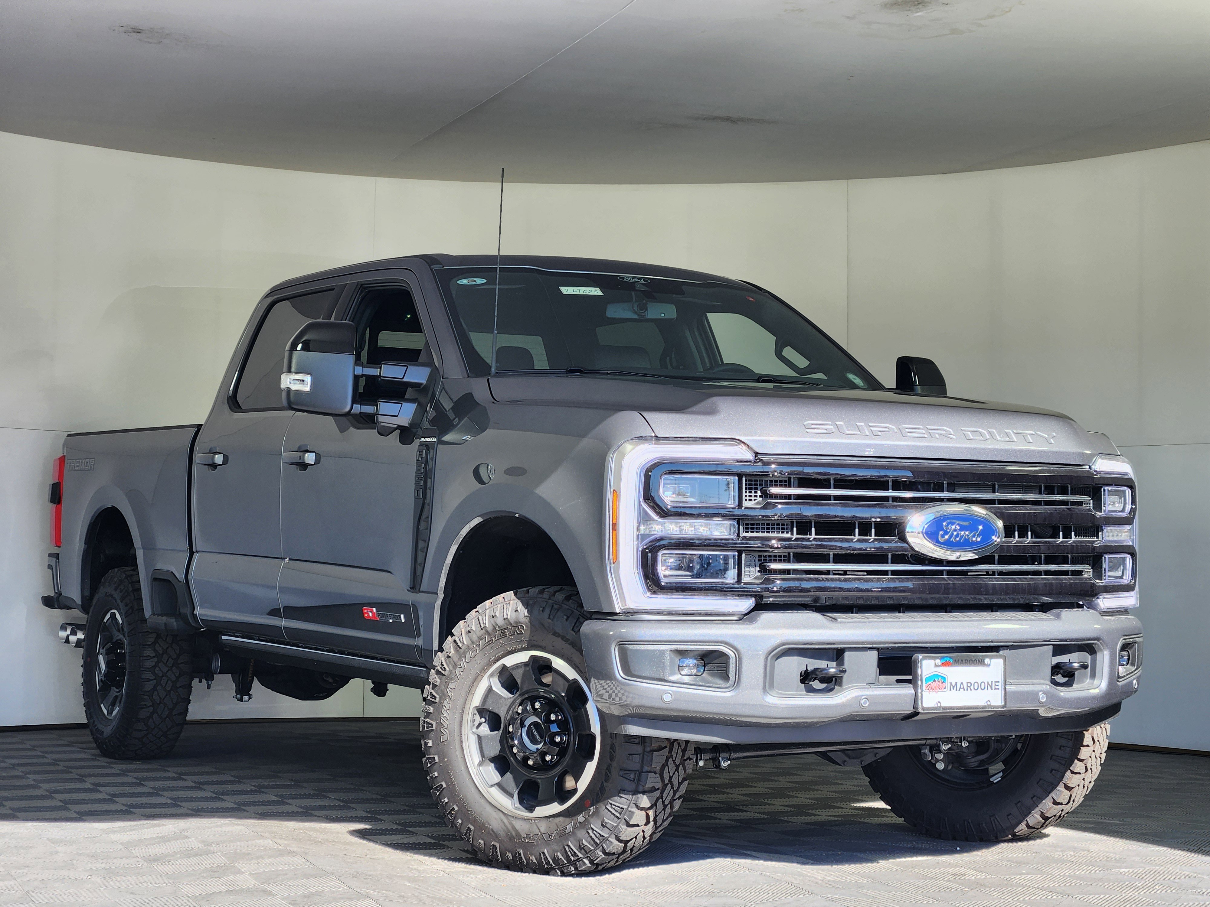 New 2026 Ford F350 Platinum w/ Tremor Off-Road Package