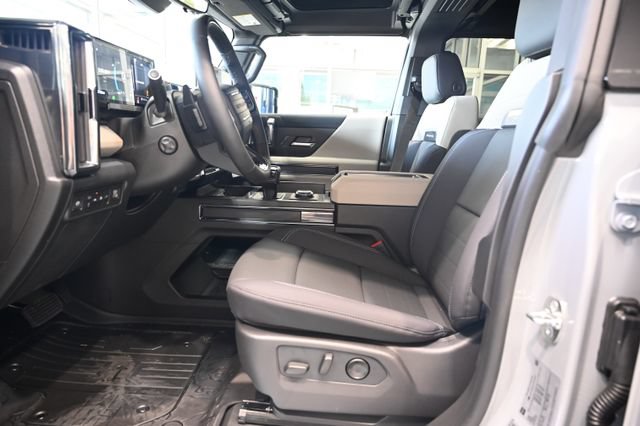New 2026 GMC Hummer EV SUV w/ LPO, Dark Essentials Package AWD/4WD image 10