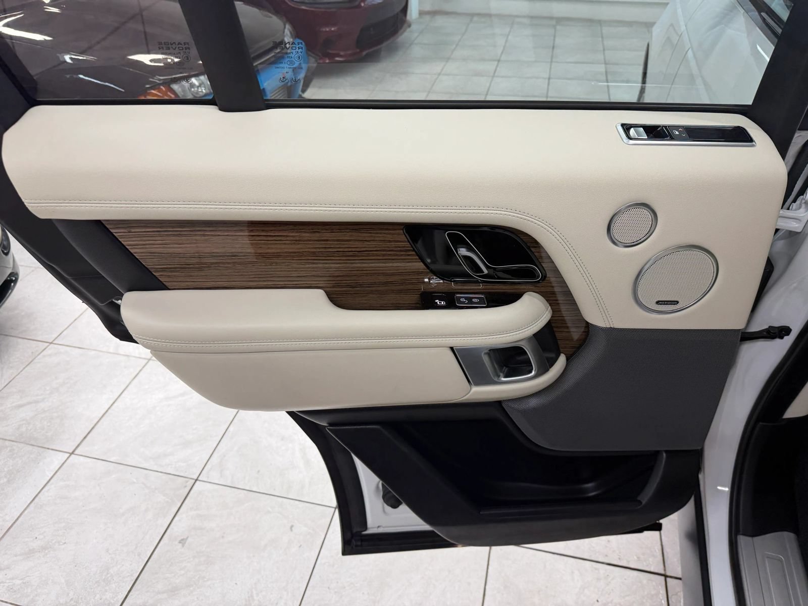 Used 2020 Land Rover Range Rover HSE AWD/4WD image 15