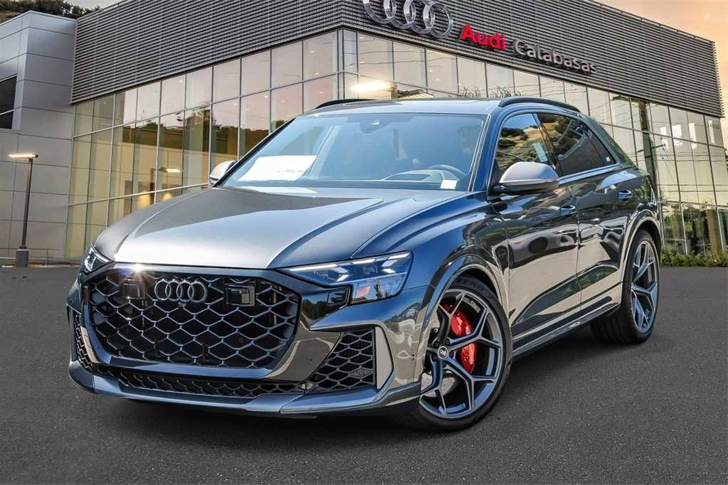 New 2025 Audi RS Q8 performance